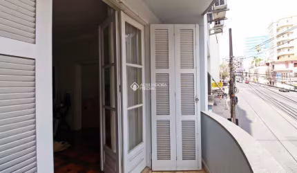 Apartamento com 3 quartos à venda na Avenida Independência, 742, Independência, Porto Alegre, 111 m2 por R$ 270.000