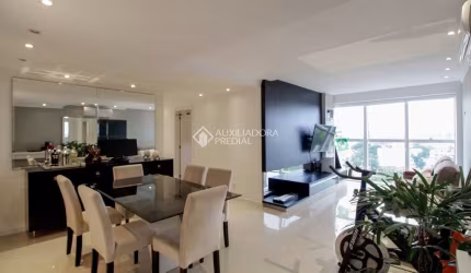 Apartamento com 3 quartos à venda na Avenida Benno Mentz, 855, Vila Ipiranga, Porto Alegre, 101 m2 por R$ 890.000