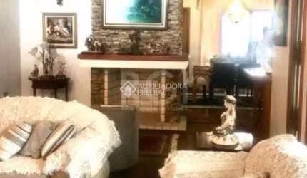 Casa com 5 quartos à venda na Avenida General Barreto Viana, 329, Chácara das Pedras, Porto Alegre, 550 m2 por R$ 1.800.000