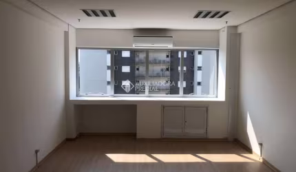 Sala comercial à venda na Avenida Ipiranga Sala, 7464, Jardim do Salso, Porto Alegre, 34 m2 por R$ 199.000