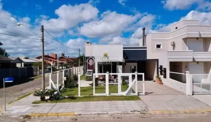 Casa com 3 quartos à venda na Pérola, 511, Centro, Xangri-Lá, 145 m2 por R$ 850.000