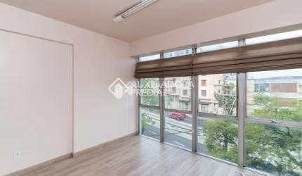 Sala comercial à venda na Avenida Protásio Alves, 3504, Petrópolis, Porto Alegre, 37 m2 por R$ 130.000