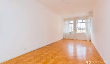 Apartamento com 3 quartos à venda na Rua Vinte e Quatro de Outubro, 471, Moinhos de Vento, Porto Alegre, 99 m2 por R$ 830.000