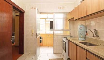 Apartamento com 2 quartos à venda na Avenida Tapiaçu, 302, Passo da Areia, Porto Alegre, 66 m2 por R$ 215.000