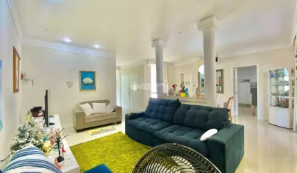 Casa com 4 quartos à venda na Rua Corticeira, 397, Hípica, Porto Alegre, 249 m2 por R$ 1.049.900