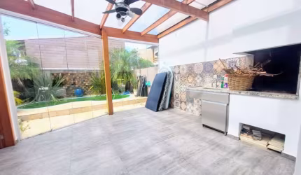 Casa em condomínio fechado com 3 quartos à venda na Rua Irany de Oliveira Sant'Anna, 160, Hípica, Porto Alegre, 142 m2 por R$ 729.900
