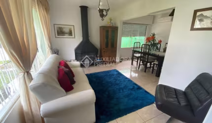 Casa com 4 quartos à venda na Rua Morano Calabro, 408, Jardim Isabel, Porto Alegre, 535 m2 por R$ 827.990
