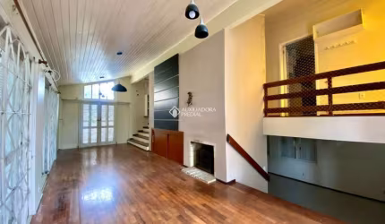 Casa com 3 quartos à venda na Rua dos Guananas, 180, Espírito Santo, Porto Alegre, 146 m2 por R$ 697.900