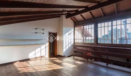 Casa com 3 quartos à venda na Avenida da Serraria, 800, Espírito Santo, Porto Alegre, 220 m2 por R$ 848.000