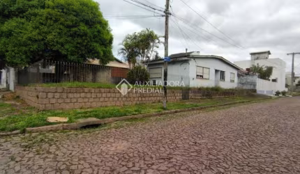 Casa com 3 quartos à venda na Rua Victor Issler, 329, Espírito Santo, Porto Alegre, 300 m2 por R$ 280.000