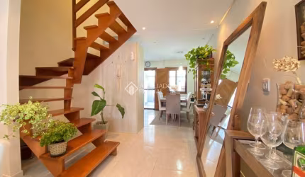 Casa com 2 quartos à venda na Rua Ilari Arlindo Basei, 190, Guarujá, Porto Alegre, 134 m2 por R$ 439.000
