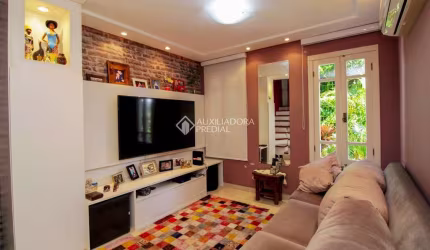 Casa com 3 quartos à venda na Rua Dionélio Machado, 39, Ipanema, Porto Alegre, 140 m2 por R$ 399.000
