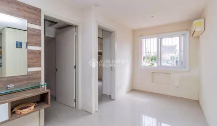 Apartamento com 2 quartos à venda na Rua Soely Nunes Rosa, 115, Restinga, Porto Alegre, 47 m2 por R$ 192.000