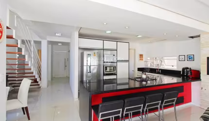 Casa com 3 quartos à venda na Rua Eroni Soares Machado, 74, Hípica, Porto Alegre, 230 m2 por R$ 880.000