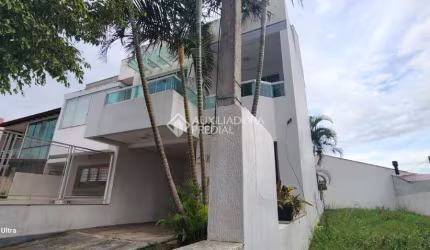 Casa com 3 quartos à venda na Rua Samuel Wainstein, 201, Hípica, Porto Alegre, 208 m2 por R$ 636.000