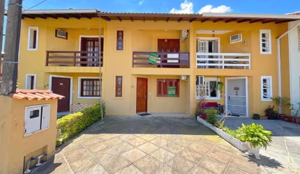 Casa em condomínio fechado com 2 quartos para alugar na Avenida Edgar Pires de Castro, 1286, Hípica, Porto Alegre, 97 m2 por R$ 2.000