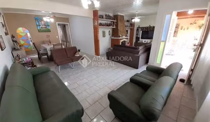 Casa em condomínio fechado com 5 quartos à venda na Rua Álvaro Pedro da Rosa, 328, Aberta dos Morros, Porto Alegre, 250 m2 por R$ 660.000