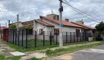 Casa com 2 quartos à venda na Rua Geraldo Tollens Linck, 40, Hípica, Porto Alegre, 60 m2 por R$ 319.000
