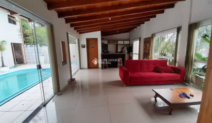 Casa com 2 quartos à venda na Rua Boa Saúde, 1660, Primavera, Novo Hamburgo, 281 m2 por R$ 550.000