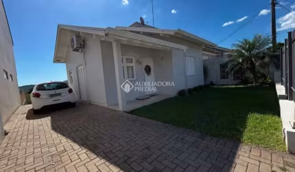 Casa com 2 quartos à venda na Nicolas Matheus Bauer, 55, Solar do Campo, Campo Bom, 70 m2 por R$ 480.000