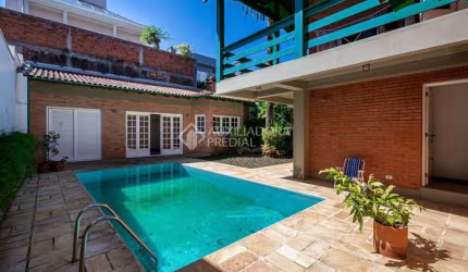 Casa com 3 quartos à venda na Rua Ilmo Alfredo Pletsch, 71, Jardim Mauá, Novo Hamburgo, 247 m2 por R$ 950.000