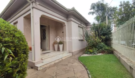 Casa comercial à venda na Rua Onze de Junho, 312, Operário, Novo Hamburgo, 136 m2 por R$ 692.000