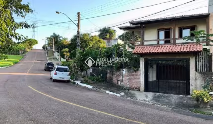 Casa com 3 quartos à venda na Rua Dirceu Menezes, 190, Petrópolis, Novo Hamburgo, 210 m2 por R$ 435.000