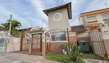 Casa em condomínio fechado com 3 quartos à venda na Rua Augusto Attílio Giordani, 87, São Sebastião, Porto Alegre, 164 m2 por R$ 750.000
