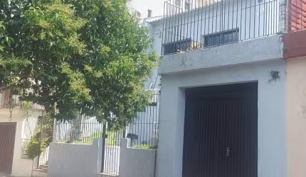 Casa com 2 quartos à venda na Rua Sinimbú, 101, Petrópolis, Porto Alegre, 160 m2 por R$ 1.500.000