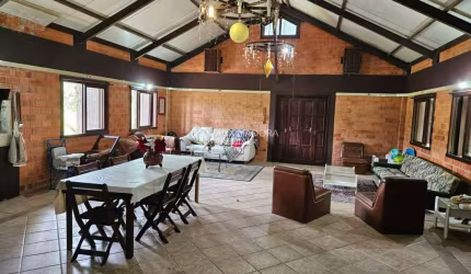 Fazenda à venda na Beco Do Cervo, 305, Sitio São José, Viamão, 240 m2 por R$ 1.100.000