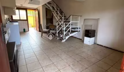Casa com 3 quartos à venda na Rua Luiz Fontoura Júnior, 88, Jardim Itu Sabará, Porto Alegre, 107 m2 por R$ 400.000