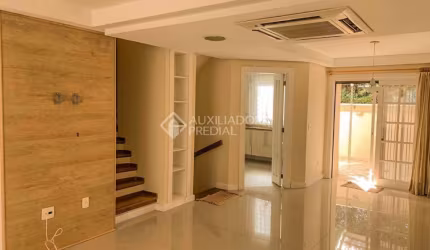 Casa em condomínio fechado com 3 quartos à venda na Rua Licínio Cardoso, 174, Chácara das Pedras, Porto Alegre, 242 m2 por R$ 1.300.000
