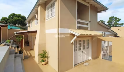 Casa com 3 quartos à venda na Rua Paul Harris, 780, Jardim Itu Sabará, Porto Alegre, 320 m2 por R$ 854.400