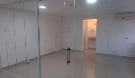 Sala Comercial 42 m² – R$ 300.000,00