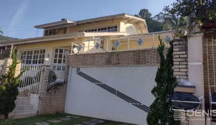 Casa Alto Padrão - 1 Suíte + 2 Demi Suítes - Mobiliada - Ressacada - Itajaí/SC