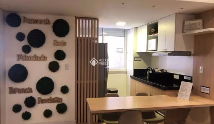 Apartamento com 3 quartos à venda na Rua General Câmara, 395, Centro Histórico, Porto Alegre, 73 m2 por R$ 449.000