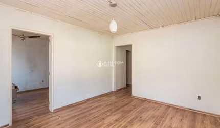 Casa com 3 quartos à venda na Rua Modesto Pereira Pinto, 47, Cavalhada, Porto Alegre, 200 m2 por R$ 300.000