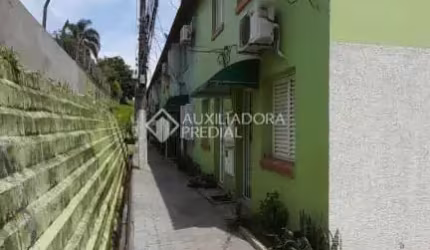 Casa em condomínio fechado com 1 quarto à venda na Rua Santo Alfredo, 537, Vila São José, Porto Alegre, 41 m2 por R$ 187.000
