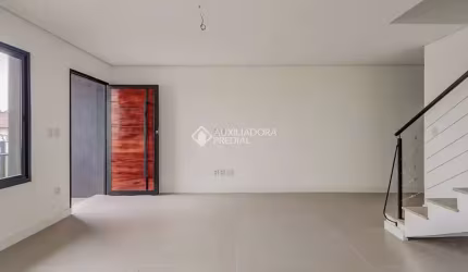 Casa com 3 quartos à venda na Rua Matias José Bins, 1217, Chácara das Pedras, Porto Alegre, 210 m2 por R$ 990.000