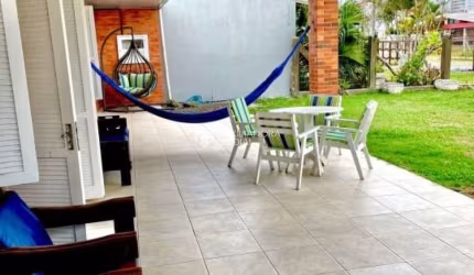 Casa com 4 quartos à venda na Rua Paná Paná, 868, Atlântida, Xangri-Lá, 161 m2 por R$ 890.000