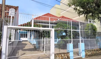 Casa em condomínio fechado com 3 quartos à venda na Rua Germano Hasslocher, 235, Azenha, Porto Alegre, 114 m2 por R$ 694.000