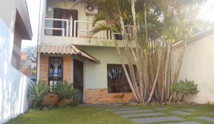 Casa em condomínio fechado com 5 quartos à venda na Rua Professor Carvalho Freitas, 813, Teresópolis, Porto Alegre, 260 m2 por R$ 1.166.000