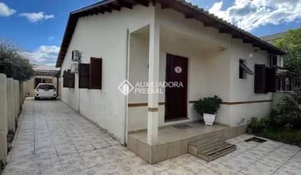 Casa com 4 quartos à venda na Rua Laudelino Freire, 482, Sarandi, Porto Alegre, 180 m2 por R$ 750.000