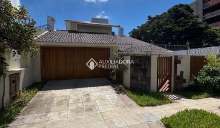 Casa com 4 quartos à venda na Rua Tapes, 436, Pinheiro, São Leopoldo, 234 m2 por R$ 1.050.000