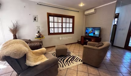 Casa com 2 quartos à venda na Rua Marisa Faller, 340, Feitoria, São Leopoldo, 180 m2 por R$ 580.000