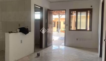 Casa em condomínio fechado com 2 quartos à venda na Rua Carlos Bier, 2026, Feitoria, São Leopoldo, 48 m2 por R$ 130.000