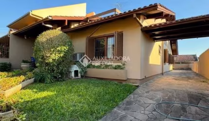 Casa com 4 quartos à venda na Rua Victor Hugo, 267, Morro do Espelho, São Leopoldo, 212 m2 por R$ 740.000