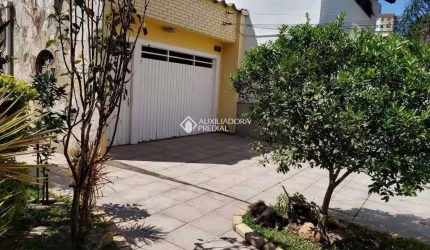 Casa com 4 quartos à venda na Rua Líbero Badaró, 248, Passo da Areia, Porto Alegre, 200 m2 por R$ 1.180.000