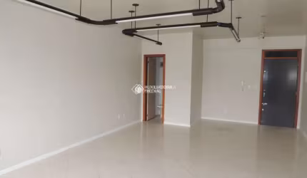 Sala comercial à venda na Avenida Benjamin Constant, 1444, São João, Porto Alegre, 52 m2 por R$ 186.000