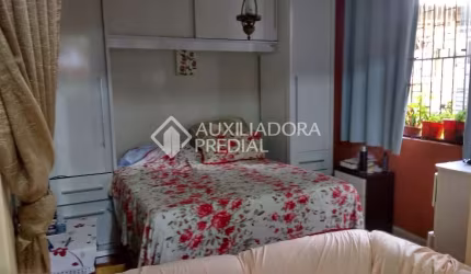 Casa em condomínio fechado com 3 quartos à venda na Rua Jarbas Siqueira Pereira, 205, Jardim Carvalho, Porto Alegre, 170 m2 por R$ 350.000